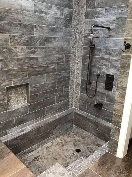 מרטינז Refreshing Cottage With Luxury Bath מראה חיצוני תמונה