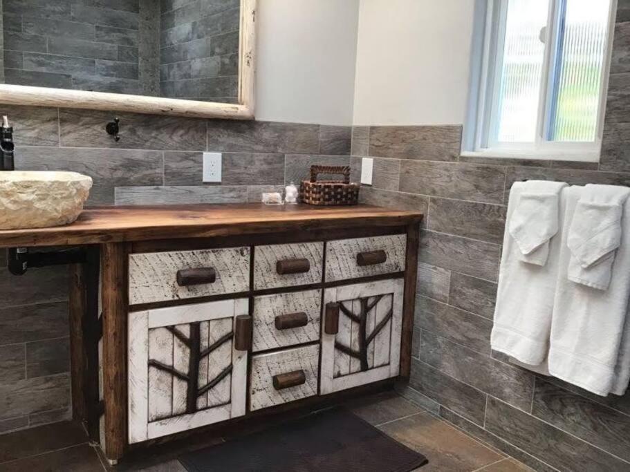מרטינז Refreshing Cottage With Luxury Bath מראה חיצוני תמונה